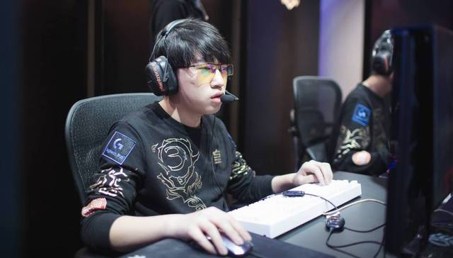 港新组合正 港新组合正