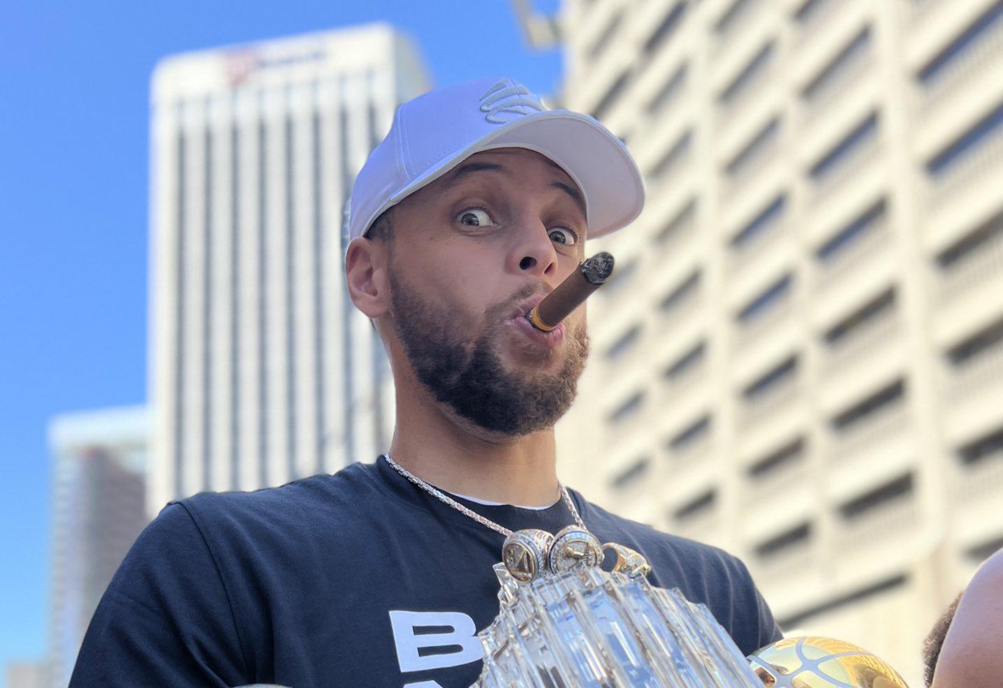 的前锋即将 的前锋即将