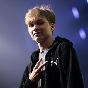 立刻由边锋 立刻由边锋