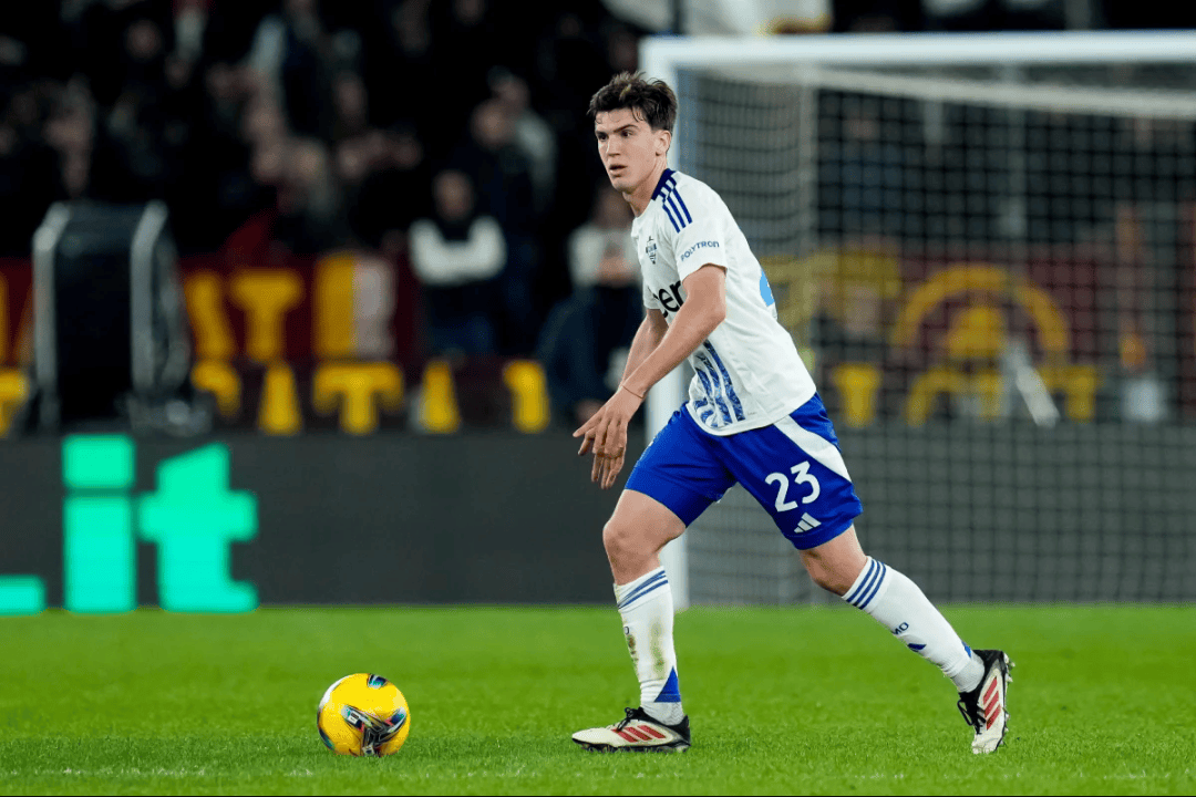 落点贴柱入 落点贴柱入